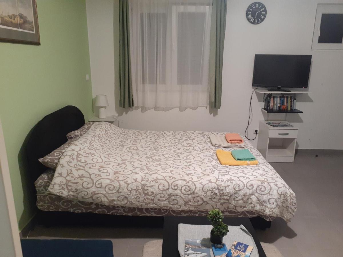 Apartmani Irena Тиват Екстер'єр фото